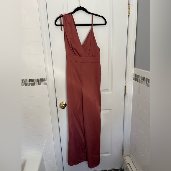 Lulu’s Look of Luxe Rusty Rose Satin Asymmetrical Wide-Leg Jumpsuit Small - Picture 4 of 6